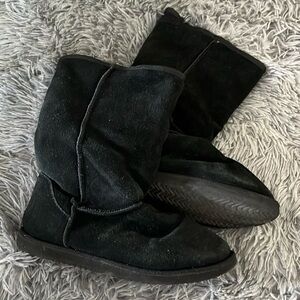 Black suede fur lined boots 7 pull on classic fugg style comfy all season ON